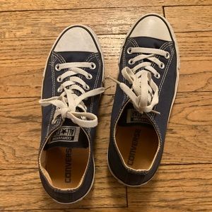 Navy converse chuck taylors